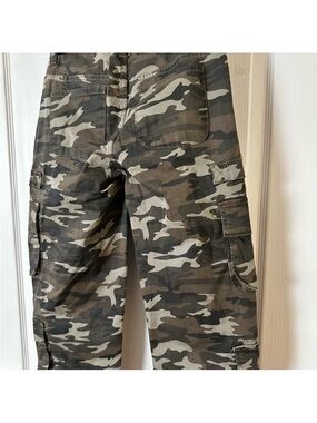 LoveGen Camo Cargo Pants - Army Green - Size 7